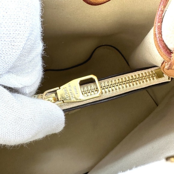 LOUIS VUITTON White Damier Shoulder Bag - Picture 12 of 15